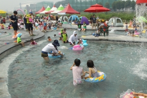구로구 안양천 물놀이장가면 캠핑도 할 수 있다