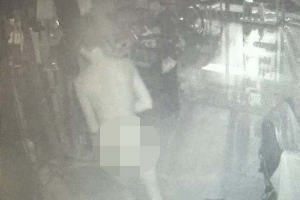 나체로 비닐봉지 쓰고 미장원 털어 “경찰 수사 피하려고”