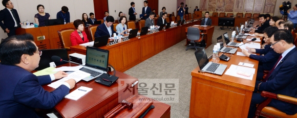 이번엔 진짜? ‘특권 내려놓기 소위’ 구성