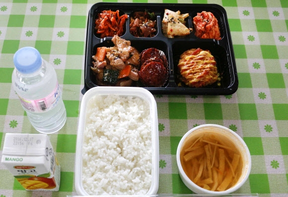 “이런 예비군 도시락 어때요”