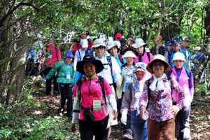 용암굴 품은 신비의 ‘검은 산’ 속살을 밟다