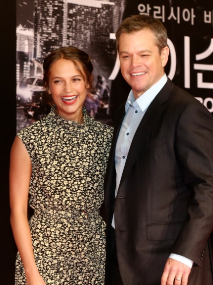 활짝 웃는 맷-알리시아