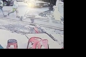 새끼를 밴 고양이를 걷어차는 남자 영상에 경악