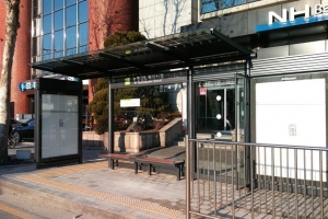 추운 몸 녹여주는 따뜻한 버스정류장