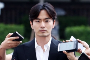 ‘성폭행 혐의’ 이진욱 측, 찌라시 최초 유포자 고소(공식입장 전문)