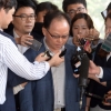 [서울포토] 고개숙인 기준 전 롯데물산 사장