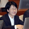[서울포토] 박선숙, 미소 띤 얼굴로 본회의 출석