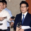 [서울포토] 기자들 만나는 정병국 의원