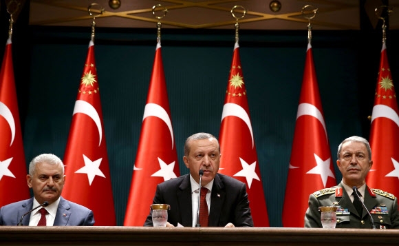 터키, 에르도안 대통령 정적 귤렌에 체포영장 발부