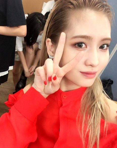 ‘힛 더 스테이지’ 모모, 뱀파이어의 반전 매력 ‘귀여움 장착’