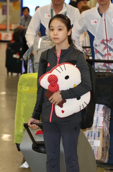 30일 (현지시간) 오후 기계체조 이고임이 부상을 입어 한국으로 돌아간 가운데 대체자 이은주가 리우 국제공항으로 입국하고있다.  리우=올림픽사진공동취재단