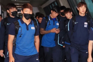 [서울포토] 올림픽 축구대표팀, 피지와 예선 첫 경기위해 이동