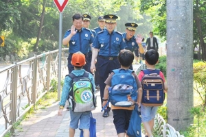 경기남부警 ‘안전한 등하굣길’ 학원 밀집지역으로 확대 실시