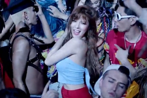 [뮤직뷰!] 독보적 섹시미, 현아 ‘어때?’로 컴백