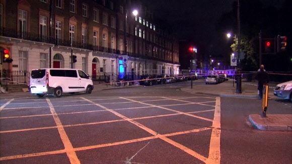 런던 광장 한복판서 칼부림 난동···1명 사망, 6명 부상