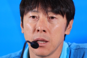 [한국-피지] 신태용 “피지, 약하지만 투박해…선수들 안 다치도록 신경써야”