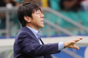 [한국 피지] 신태용 “큰 골 차이로 이겨서 조금 미안하기도”