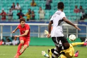 말 못한 ‘떠돌이 설움’ 발로 날렸다