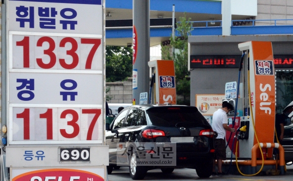 주유소 절반 휘발유값 ℓ당 1400원 미만