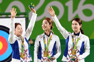 여자 양궁 금메달…“양궁 남녀 전 종목 석권, 개인전만 남았다”