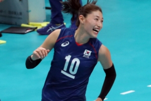 여자배구 최고 공격수 김연경 vs 코셸레바…뜨거웠던 자존심 대결, 승자는?