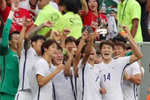 답답했던 77분 빵 터진 ‘빵훈이’… 2연속 메달 보인다