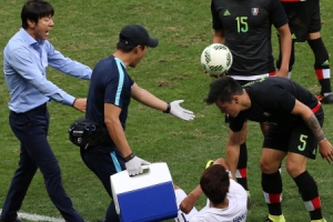 [서울포토] 실력도, 매너에서도 한국에 밀린 멕시코 축구