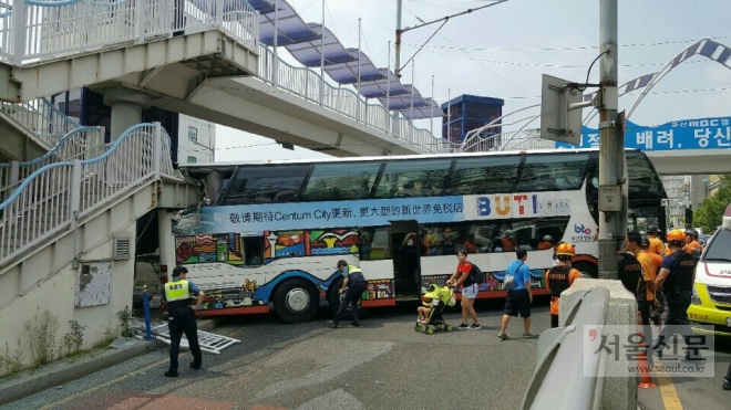 사고 난 부산시티투어버스