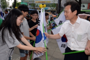 [현장 행정] 태극기 휘날리며… 강북에 부는 ‘애국 열풍’