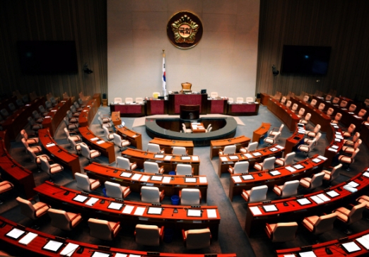 [서울포토] 텅 빈 국회 예결위회의장