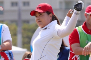 [서울포토] 올림픽 골프 2라운드 박인비 단독 선두…“몸 좀 풀어볼까”