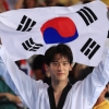 [서울포토] 태권도 이대훈 ‘동메달’…당당히 들어올린 태극기