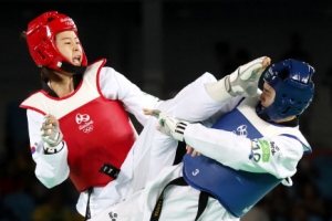 태권도 맏언니 오혜리, 2전3기 끝에 금메달…결승서 세계 1위 꺾어