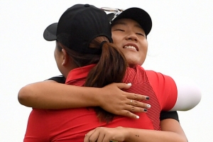 [서울포토] ‘금메달 박인비’에 리디아 고 축하의 포옹