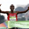 [포토] 결승선 들어가는 케냐 킵초게…마라톤 금메달
