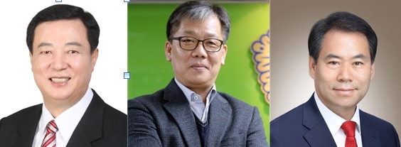 왼쪽부터 이성희 신건택 강구덕 대외협력단장