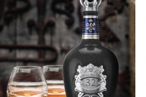 로얄 살루트, 32년 유니온 오브 더 크라운즈 출시