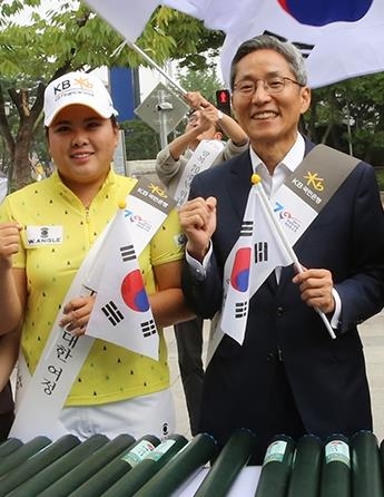 박인비(왼쪽)