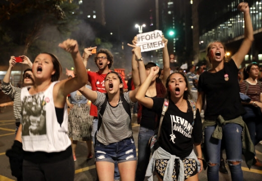[포토] “탄핵 반대!”… 호세프 대통령 지지자들 항의 시위