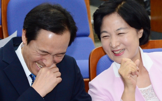 [서울포토] ‘함박 웃음’ 추미애 대표·우상호 원내대표