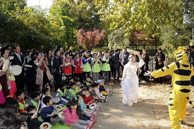‘동화 천국’ 해마다 30만명이 찾는 동화축제로 놀러가요