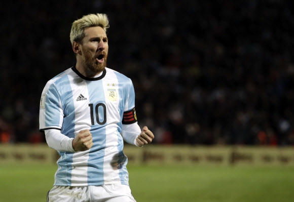 아르헨티나, 메시 결승골로 우루과이에 1-0 승리.