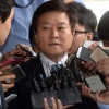 [서울포토] ‘신동빈 최측근’ 소진세 롯데 정책본부 사장 소환