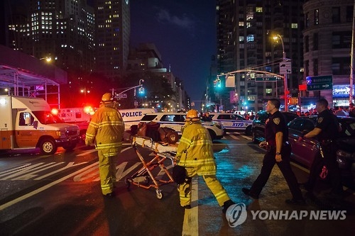 뉴욕 번화가 토요일밤 대형 폭발…美 한때 초비상·공포·혼란 AP 연합뉴스