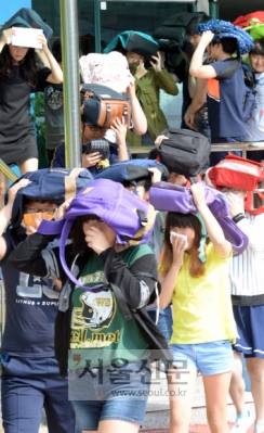 [서울포토]지진 대피훈련