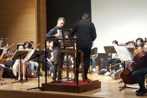 서초 가을밤 적시는 아코디언·오케스트라 선율