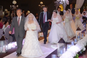 황혼이 꽃피는 웨딩마치