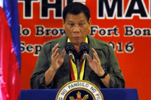 미국, 친중 행보 보이는 두테르테에 보복? 경찰용 무기 판매 계획 재검토