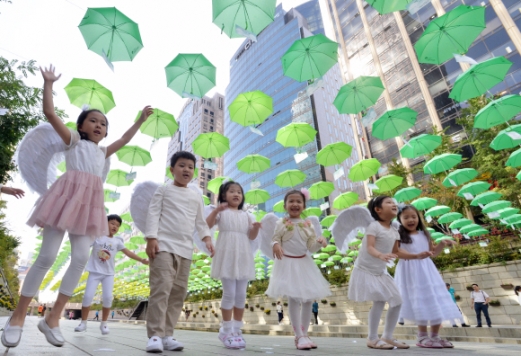[서울포토] ‘천사데이’ 꼬마 천사들와 함께