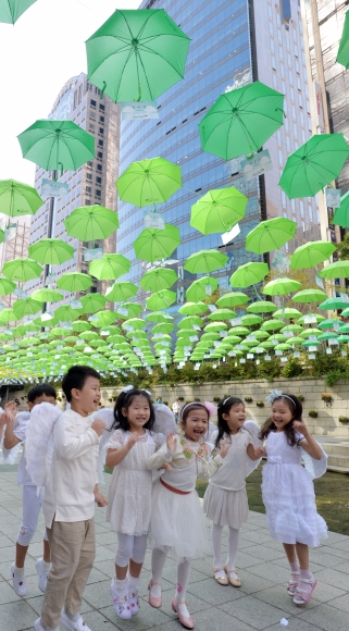 어린이, 땅 위의 1004
